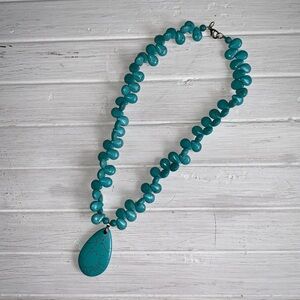 Turquoise stone pendant necklace